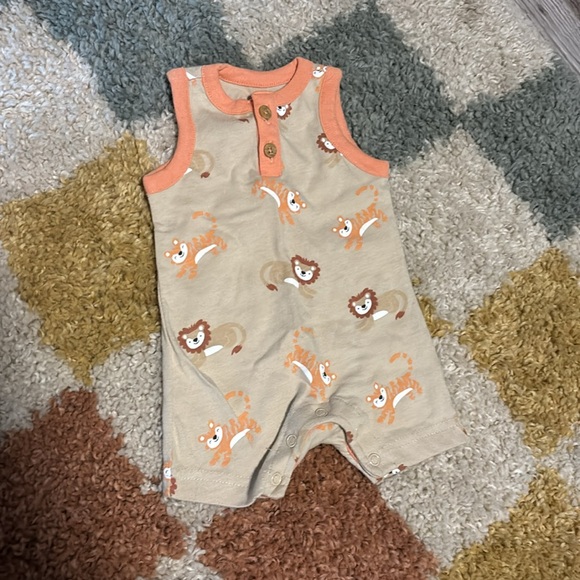 0-3m shorty romper bundle - Picture 4 of 6